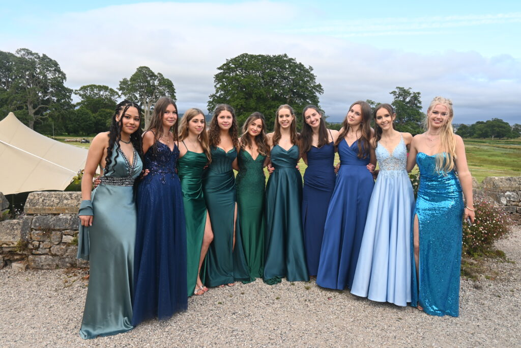 A sparkling Summer Prom for Upper 5
