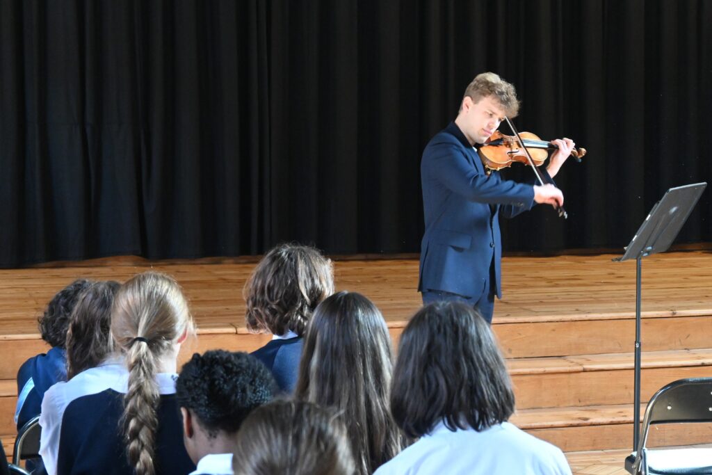 Virtuoso recital with Joel Munday